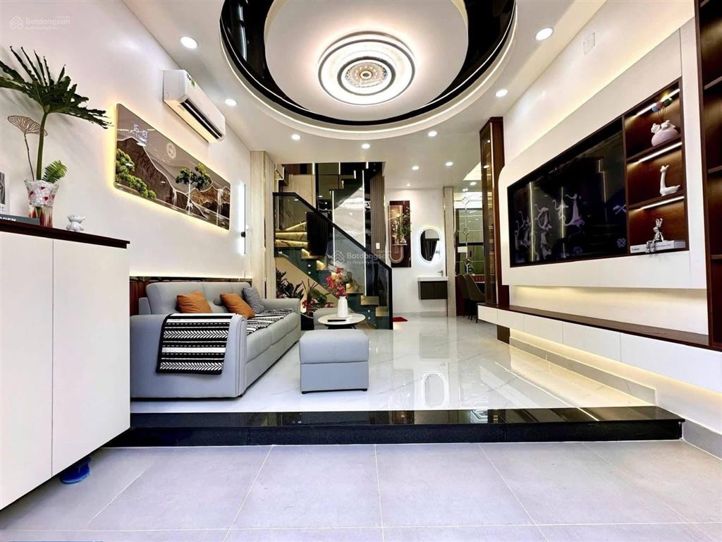 Kẹt bank cần bán gấp căn nhà 749 huỳnh tấn phát quận 7