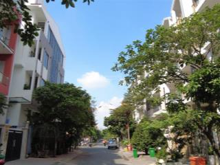Bán nhà phố khu him lam q7 nhà mới đẹp giá 27,9 tỷ.  0934 080 *** mr thắng