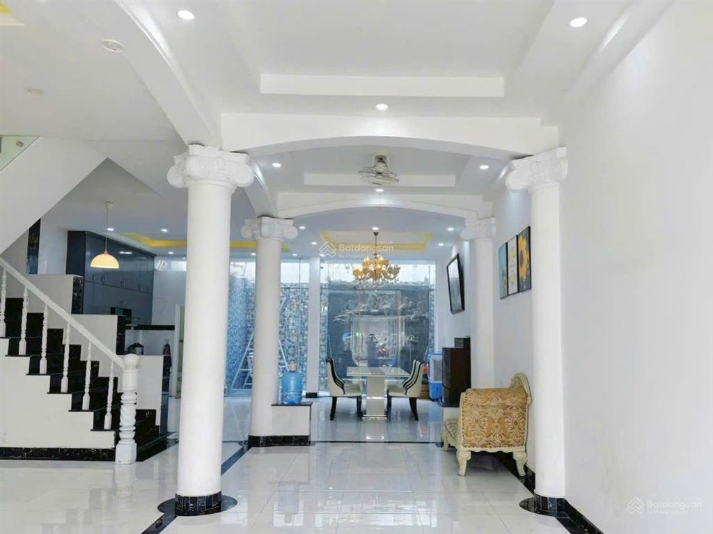 Bán biệt thự 7x19,5m, 4 tầng, mặt tiền đường số 10 kdc bình hưng, bình chánh.  0901 364 ***