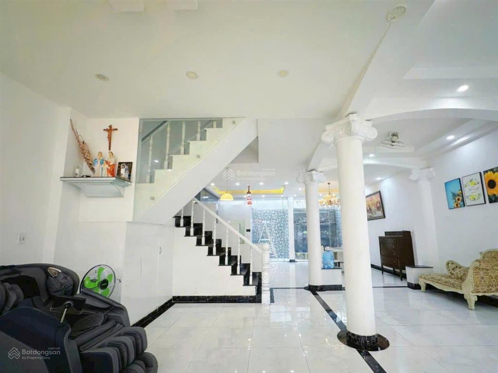 Bán biệt thự 7x19,5m, 4 tầng, mặt tiền đường số 10 kdc bình hưng, bình chánh.  0901 364 ***