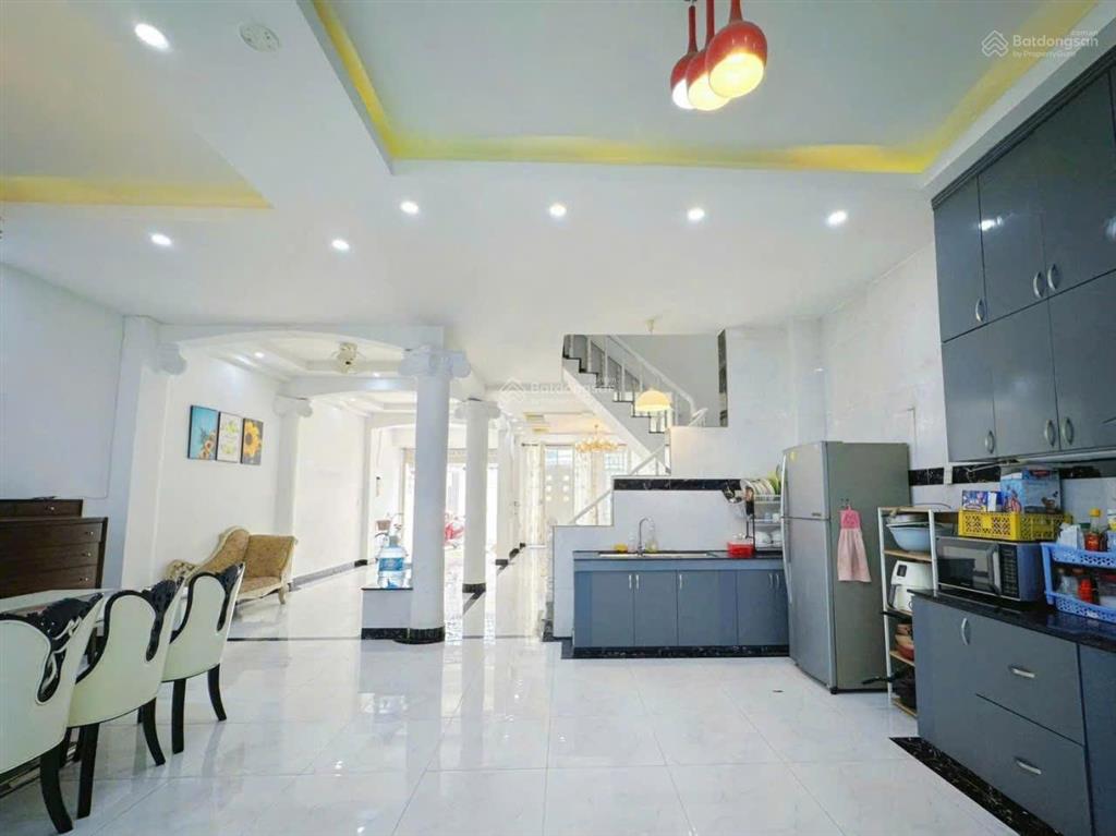 Bán biệt thự 7x19,5m, 4 tầng, mặt tiền đường số 10 kdc bình hưng, bình chánh.  0901 364 ***