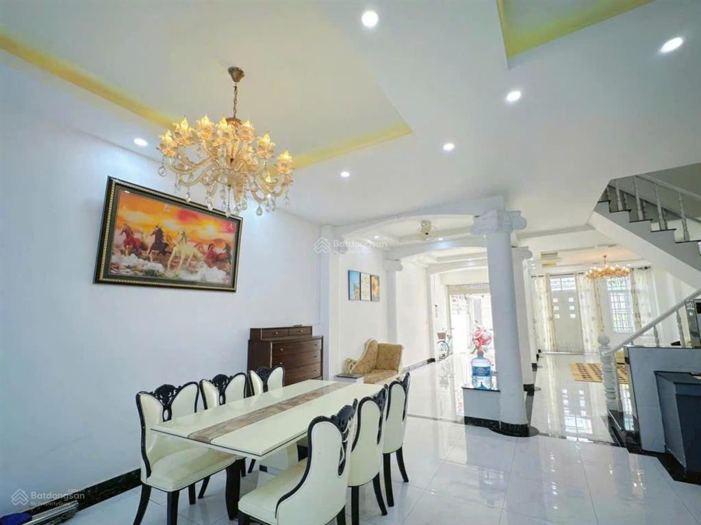 Bán biệt thự 7x19,5m, 4 tầng, mặt tiền đường số 10 kdc bình hưng, bình chánh.  0901 364 ***