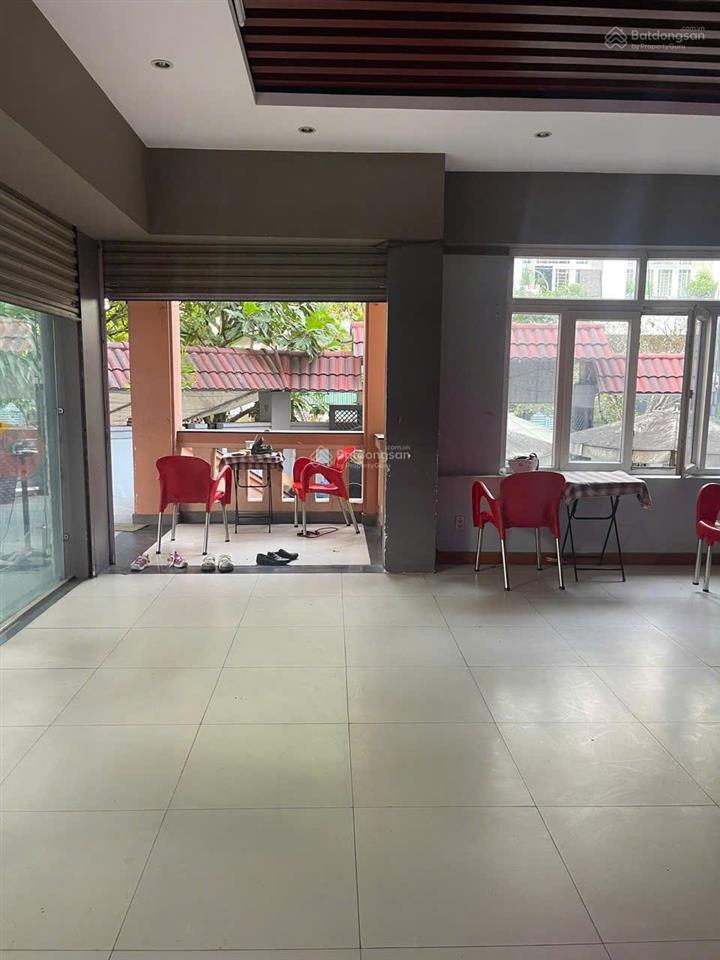 Biệt thự 12x20m, 1 hầm, 4 tầng lầu, 2 mặt tiền, cao lỗ, p. 4, q8.  0901 364 ***
