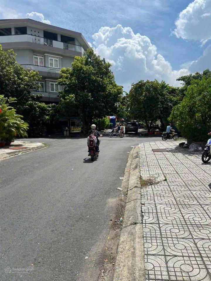 Bán nhà 4x16m, 4 tầng, 4pn, mặt tiền kdc bông sao, p5, q8.  0901 364 ***