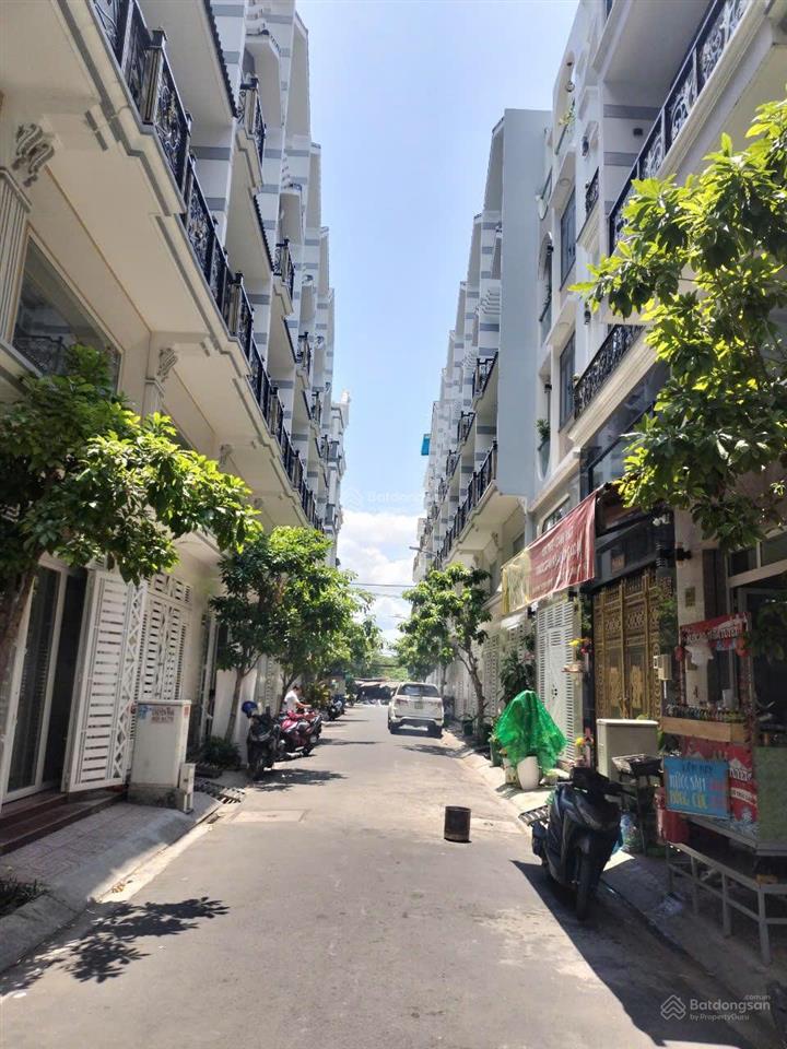 Bán nhà mặt phố 4,5x11m, 4 tầng, an dương vương, p.16, q.8.  0901 364 ***