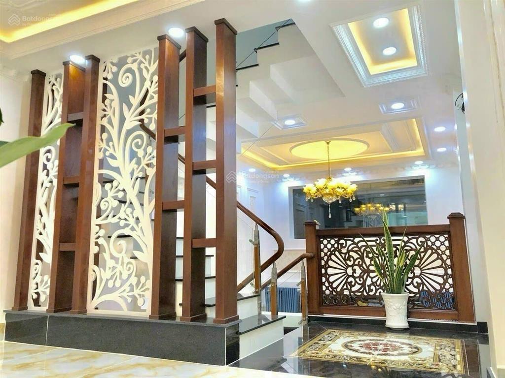 Bán nhà mặt phố 4,5x11m, 4 tầng, an dương vương, p.16, q.8.  0901 364 ***