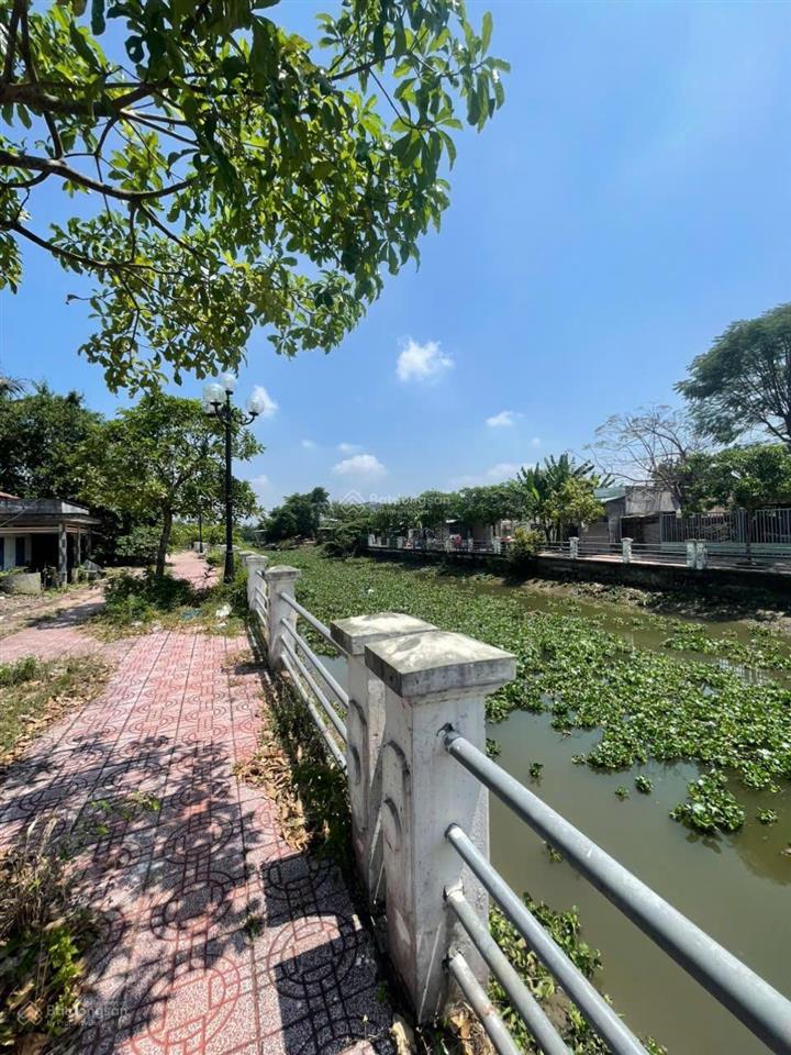 Bán đất 5x32m, mặt tiền bờ kè trần văn nam, p.3, tp.tân an, long an (cũ).  0901 364 ***