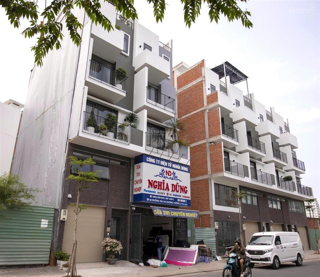 Bán nhà mặt phố 4x17m, 6 tầng, thang máy, đường 156 an dương vương, p.16, q.8.  0901 364 ***