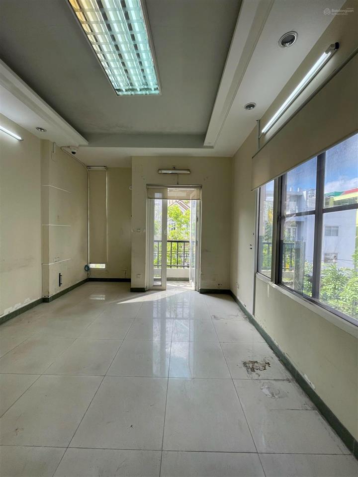 Bán nhà 12x18m, 4 tầng, đường nội bộ tạ quang bửu, p.4, q.8