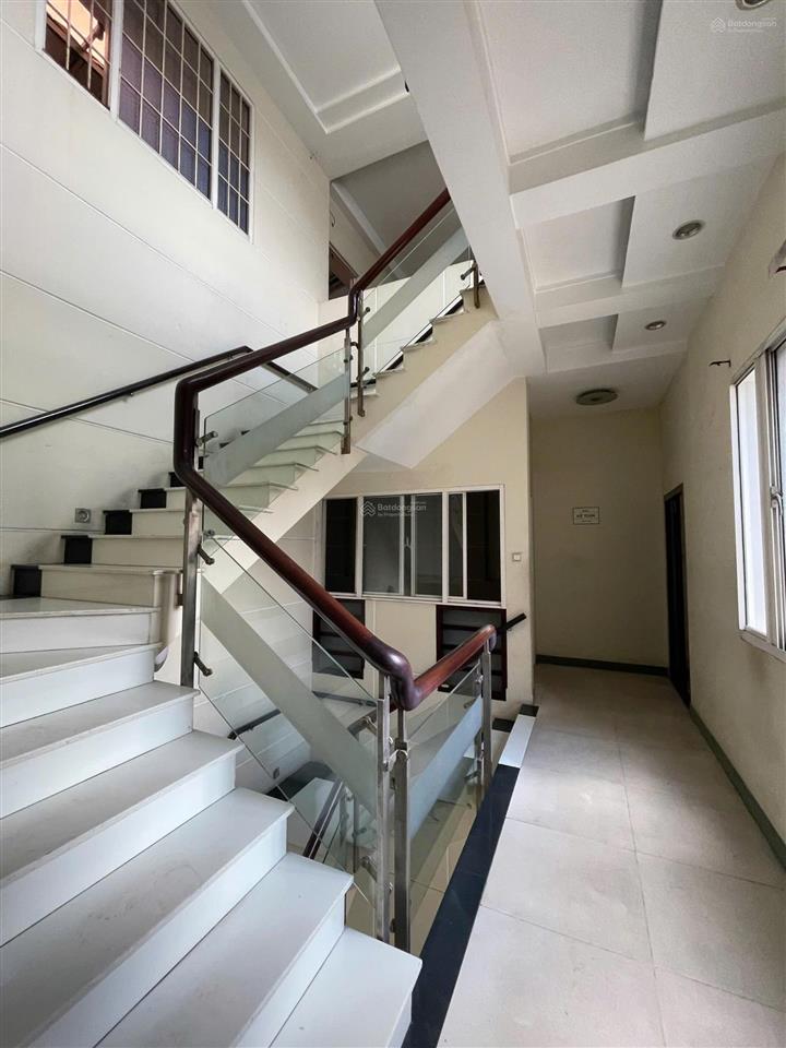 Bán nhà 12x18m, 4 tầng, đường nội bộ tạ quang bửu, p.4, q.8