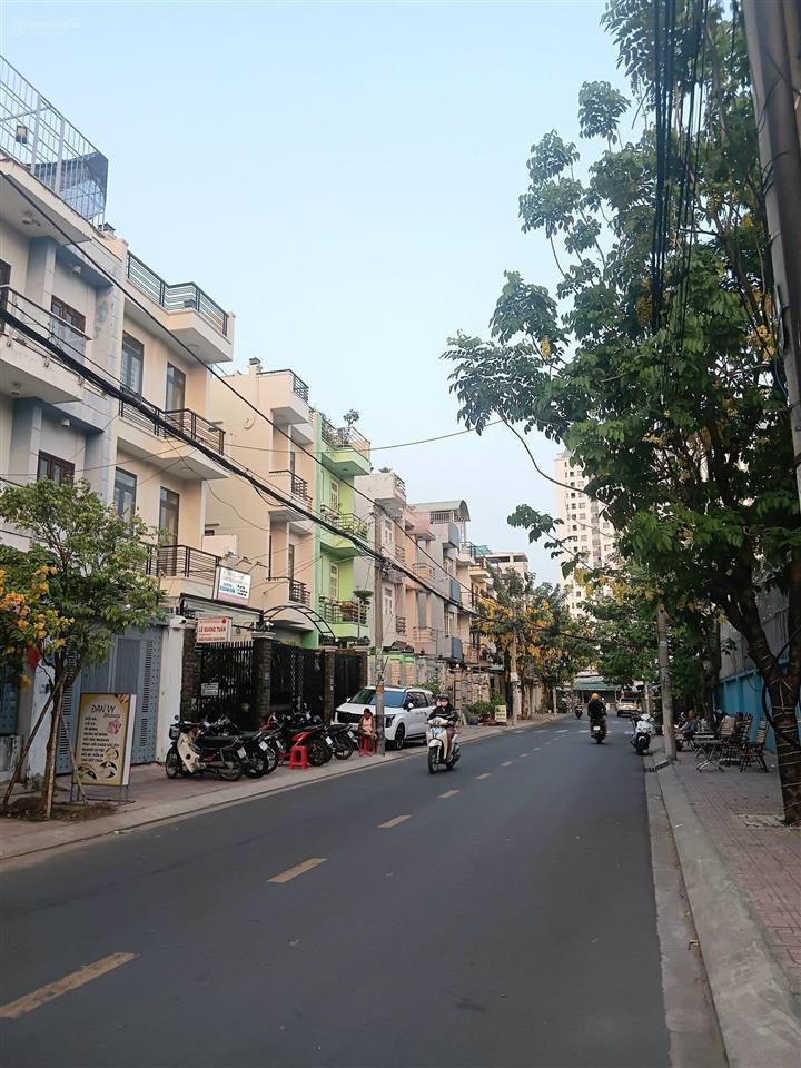 Bán nhà 6x18m, 4 tầng, kdc him lam, p.7, q.8