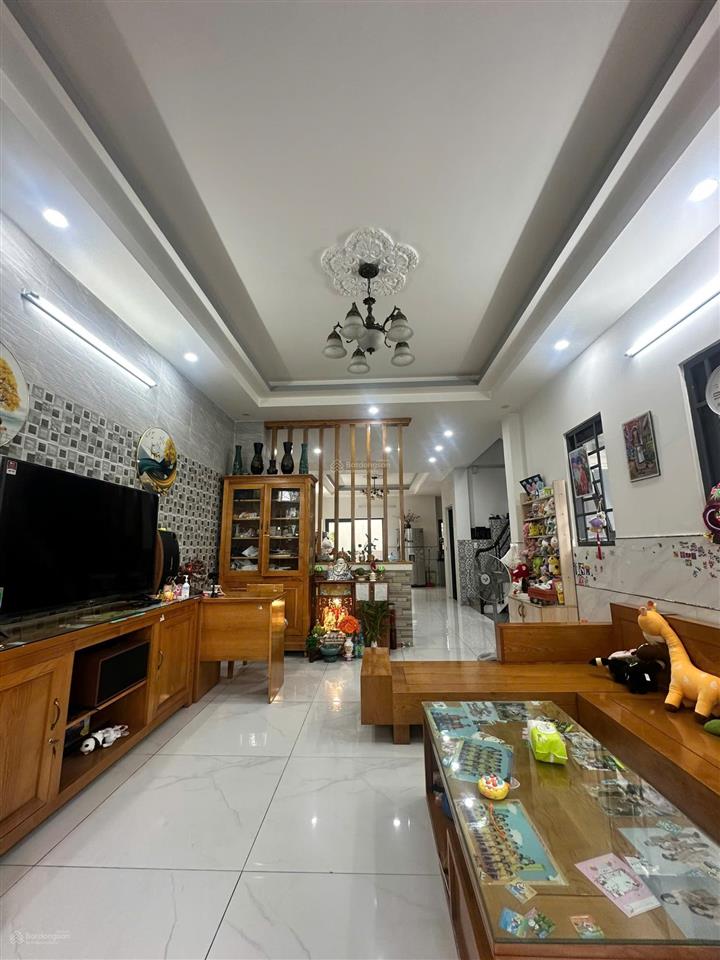 Bán nhà 6x18m, 4 tầng, kdc him lam, p.7, q.8