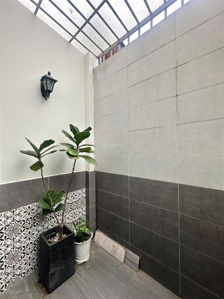Bán nhà 6x18m, 4 tầng, kdc him lam, p.7, q.8