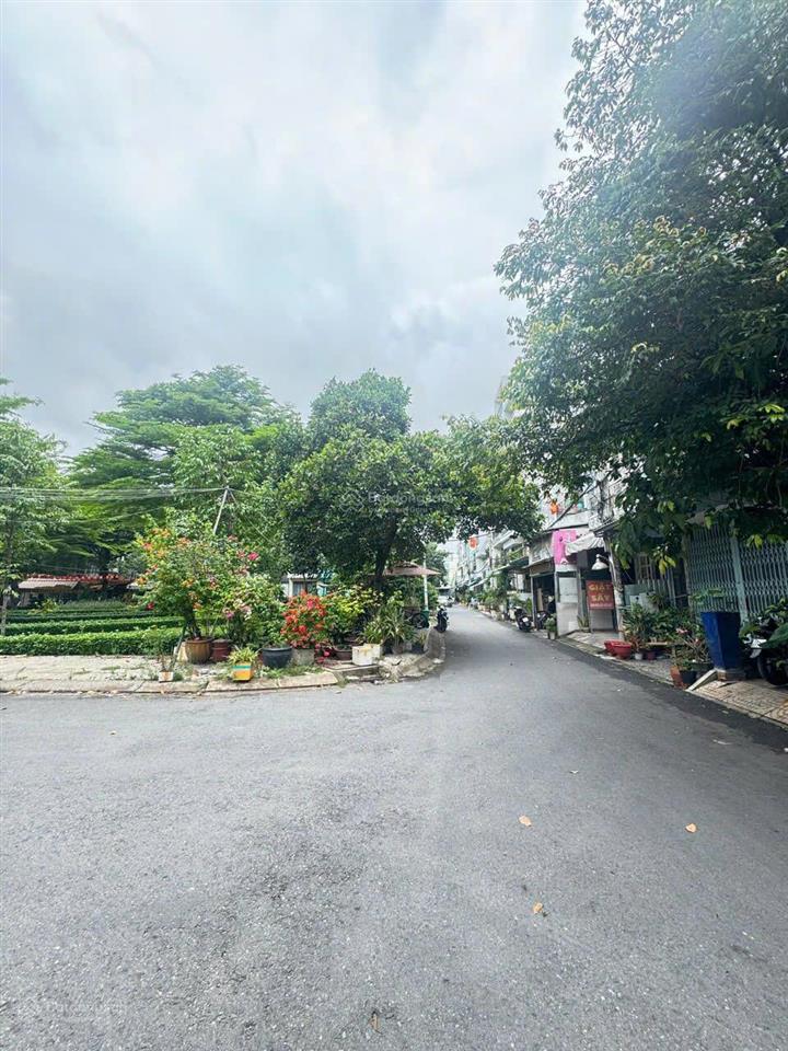 Biệt thự 12x17m, 4 tầng, kdc bông sao, p.5, q.8