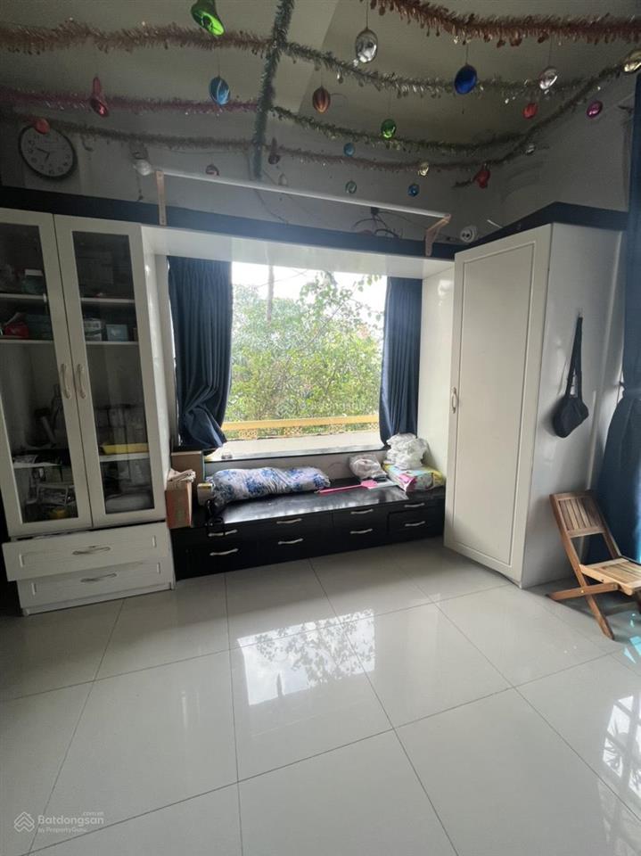 Nhà 6x10.7m, 3 tầng, kdc bình hưng, bình chánh