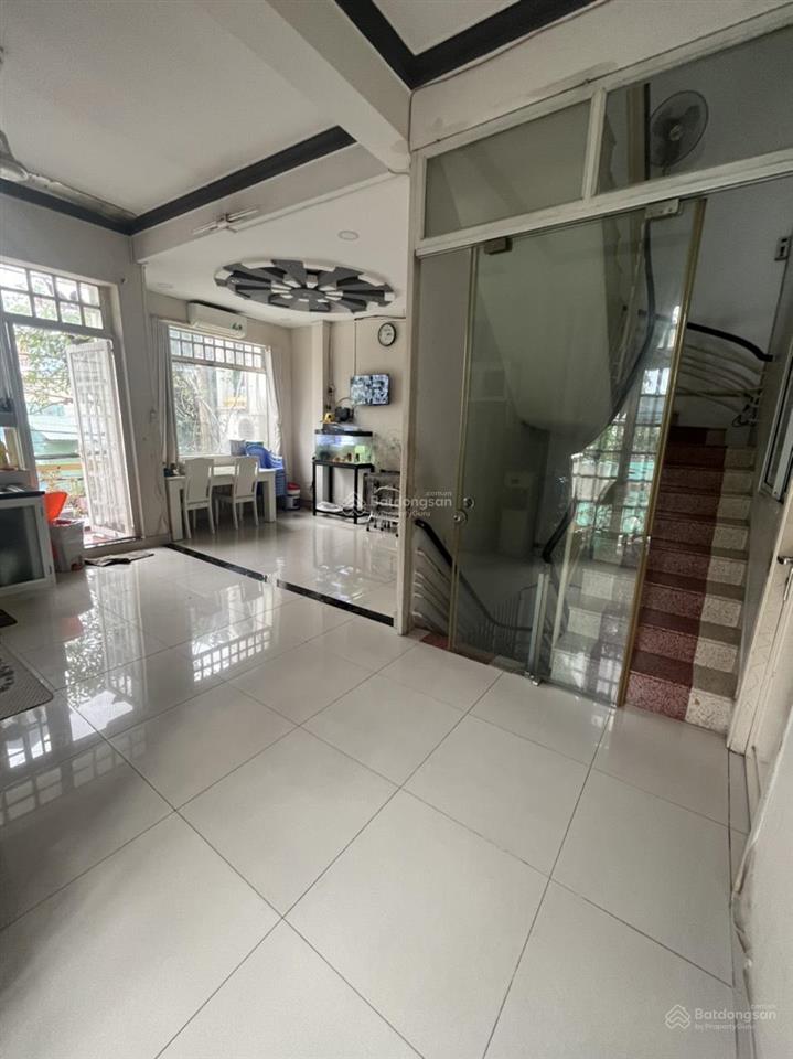 Nhà 6x10.7m, 3 tầng, kdc bình hưng, bình chánh