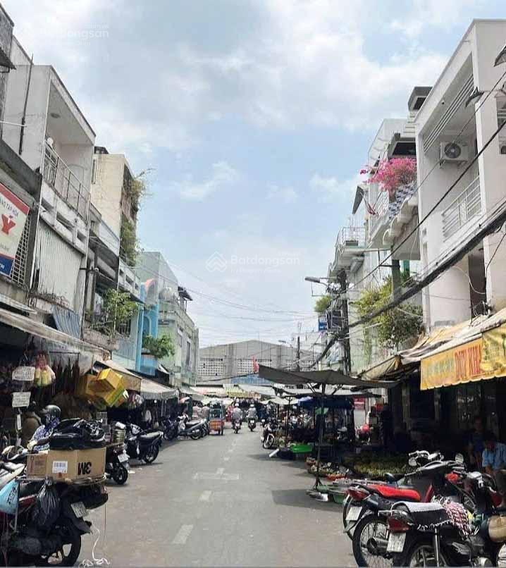 Nhà 3.78m x 19.39m, 3 tầng, mt chợ nhị thiên đường, p.5, q.8
