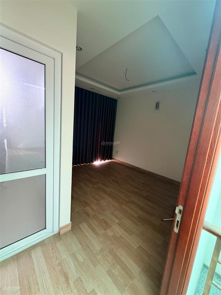 Cho thuê nhà 5x20m, 1 hầm, 5 tầng lầu, mặt tiền dương quang đông, p.5, q.8