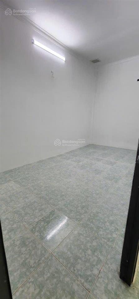 Nhà 4x16m, nở hậu 4,3m, 2 tầng, hẻm âu dương lân, p.3, q.8.