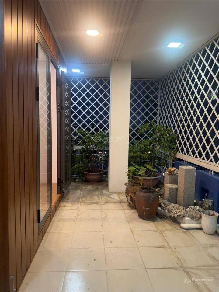 Bán nhà căn góc 6,5x20m, 4 tầng, vị trí đẹp, kdc tạ quang bửu, p.5, q.8