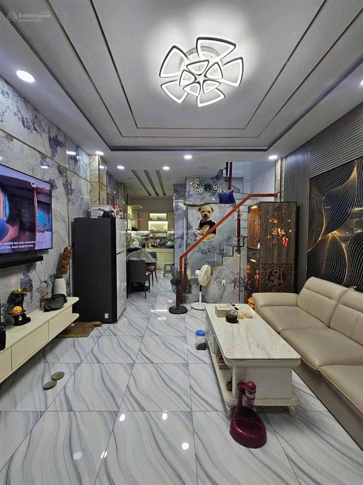 Bán nhà 4x8,2m, 1 lầu, 2pn, hẻm xe hơi bùi minh trực, p.6, q.8