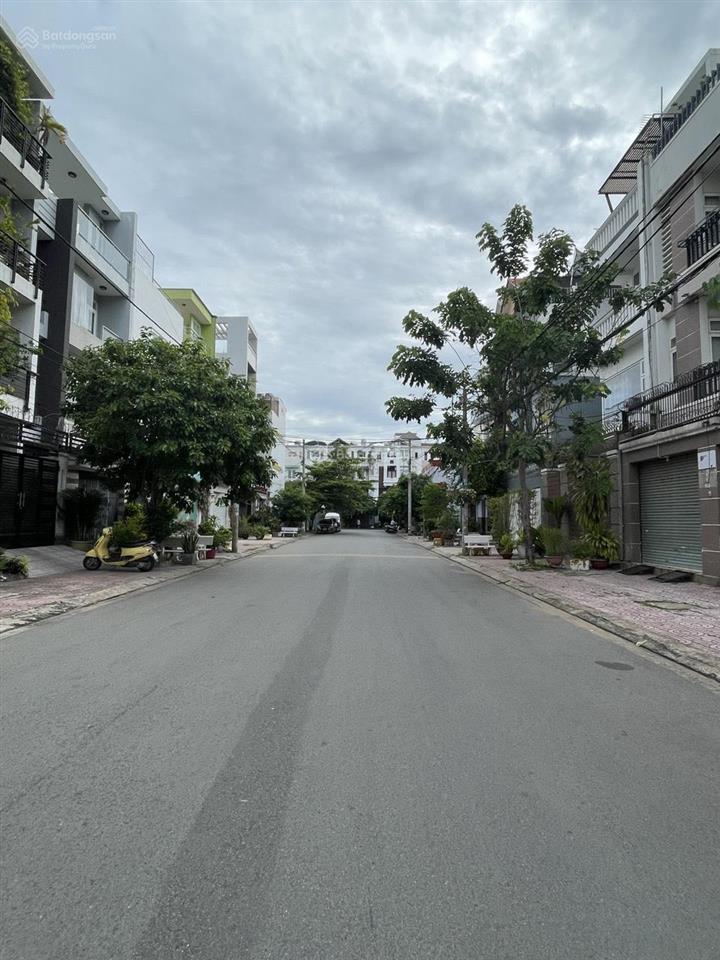 Biệt thự 6x18m, 4 tầng, vị trí đẹp, kdc cao lỗ, p.4, q.8