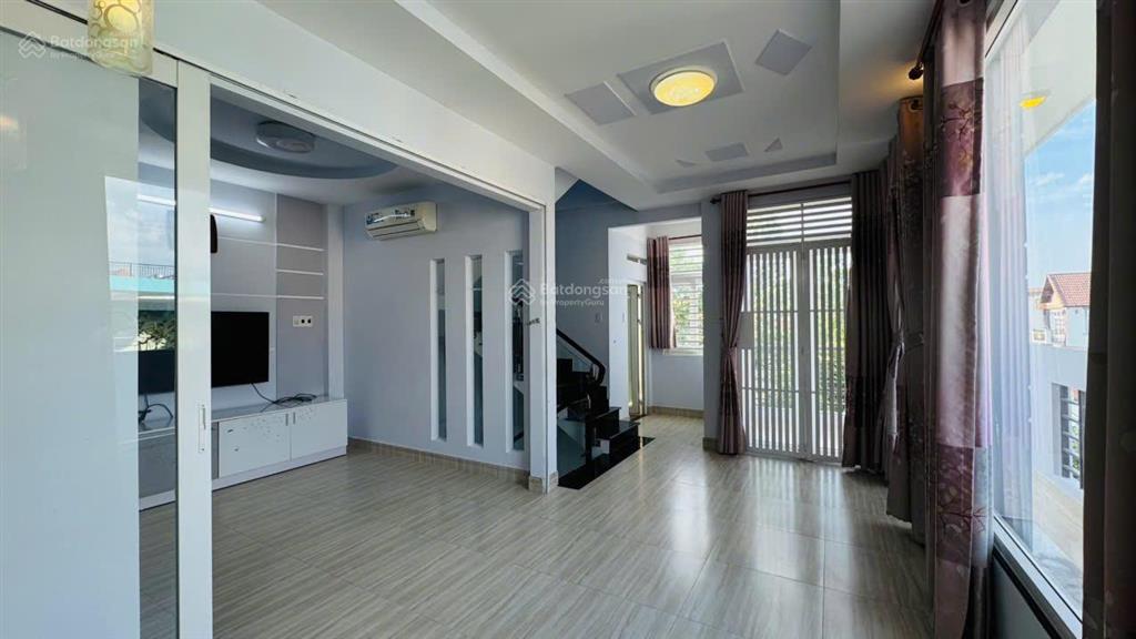 Bán nhà 5,9x9,4m, 4pn, 4 tầng, 2 mặt tiền kdc bình hưng, bình chánh