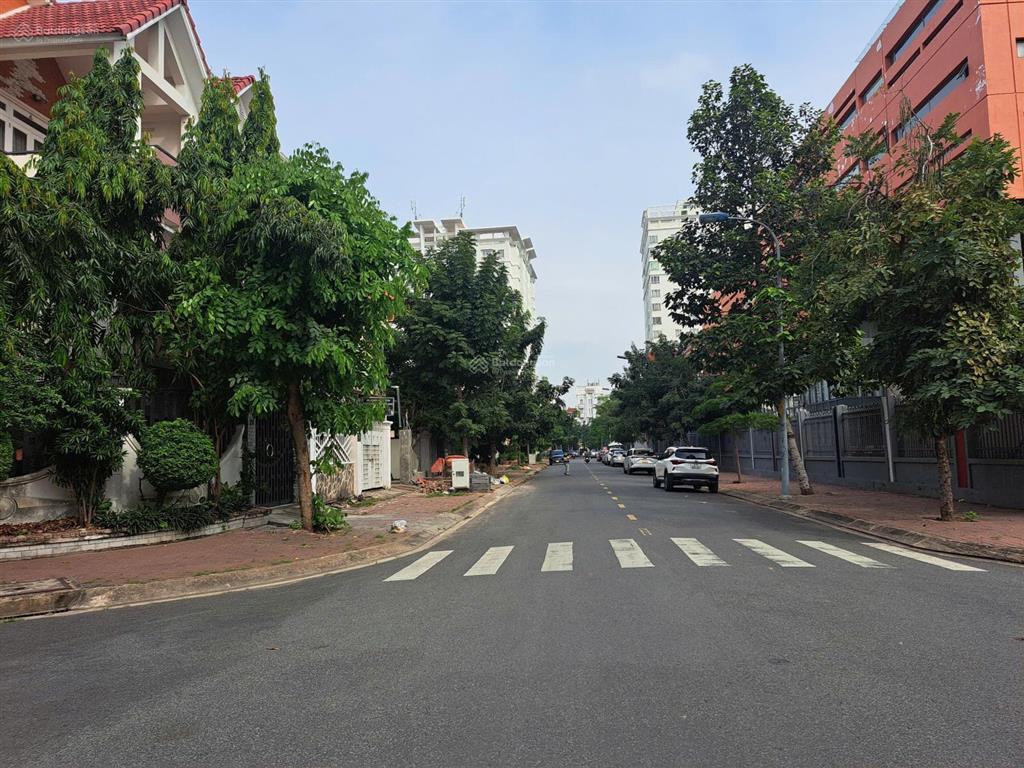 Cần bán biệt thự liền kề kdc him lam 6a, 160m2, 3 lầu, giá 29 tỷ ms viêm 0938 971 ***