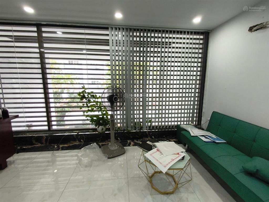 Cho thuê nhà phố kdc trung sơn, 6x20 có hầm, có thang máy, giá 45tr/tháng ms viêm