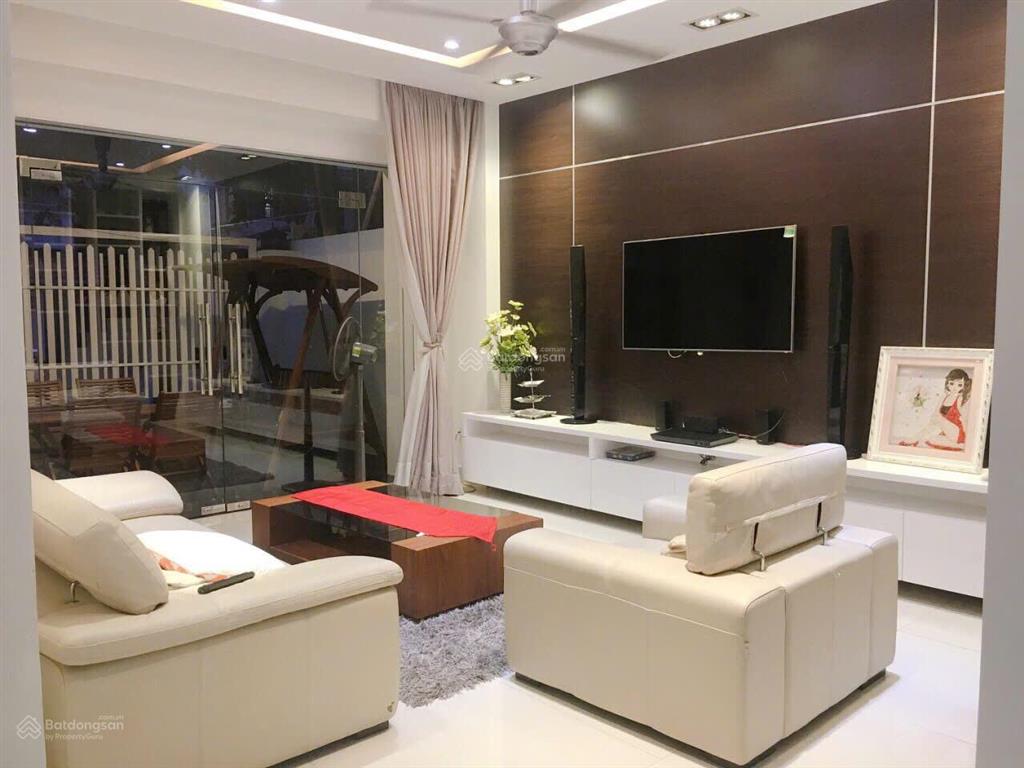 Cần cho thuê biệt thự 8x20, 3 lầu kdc him lam 6a, giá 45tr ms viêm 0938 971 ***
