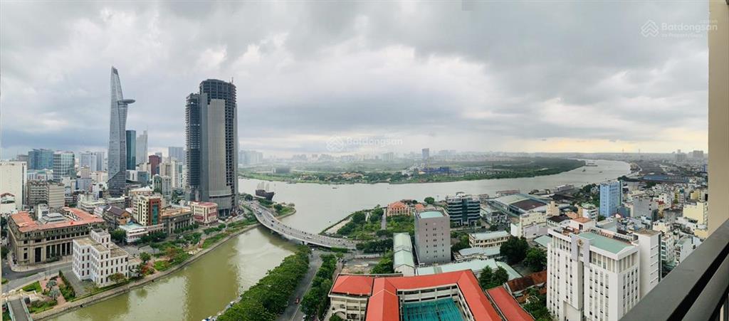 Bán căn hộ bến vân đồn  saigon royal 88m² giá tốt view toàn thành phố.  0909 024 ***