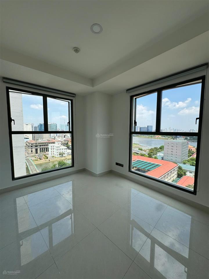 Cần cho thuê officetel, văn phòng quận 4 saigon royal 43m² giá tốt.  0909 024 ***
