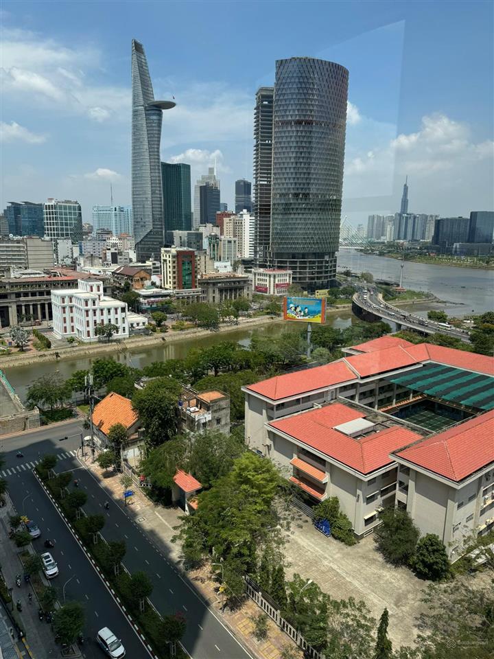 Cần cho thuê officetel, văn phòng quận 4 saigon royal 43m² giá tốt.  0909 024 ***
