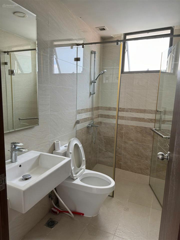 Cần cho thuê officetel, văn phòng quận 4 saigon royal 43m² giá tốt.  0909 024 ***