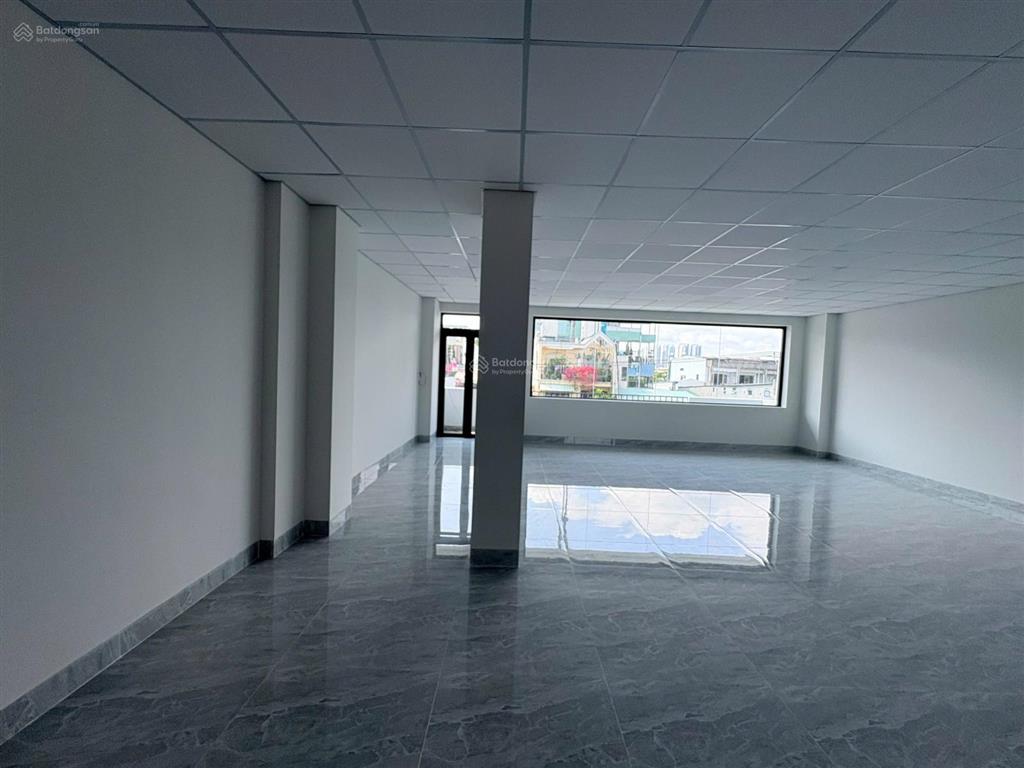 Cho thuê mặt bằng kinh doanh quận 7 diện tích lớn, lối đi riêng, giá tốt