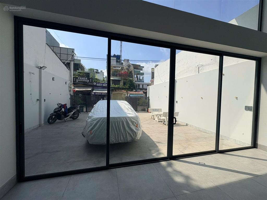 Cho thuê mặt bằng kinh doanh quận 7 diện tích lớn, lối đi riêng, giá tốt