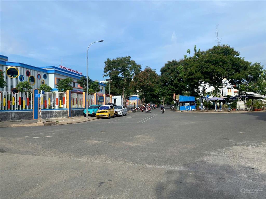 Bán lô đất nhà phố sổ đỏ mặt tiền đường 16m kdc sadeco phước kiển giá 8 tỷ