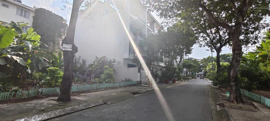 Bán đất khu dân cư sadeco phước kiển nền nhà phố diện tích 5x20m giá 9,5 tỷ
