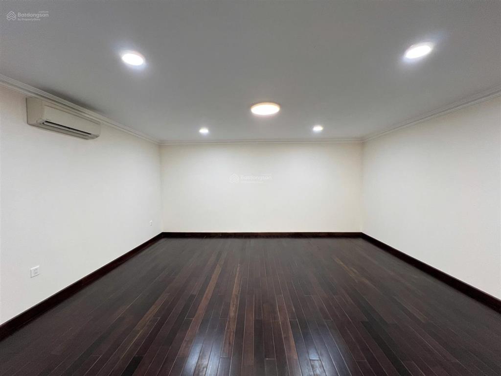 Kẹt tiền bán nhanh căn duplex gốc đường lớn view thoáng 345m2 giá 23.9 tỷ full nthat cao cấp.
