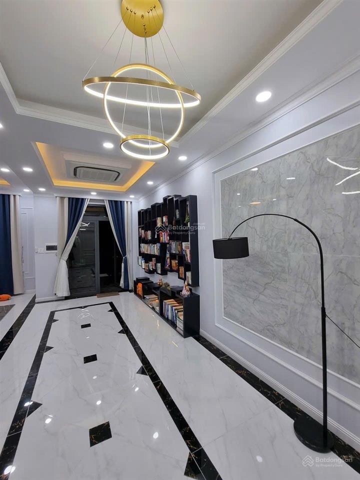 Bán gấp căn verosa park dt 6x17m full nội thất trệt 3 lầu giá 18.5 tỷ nhà trống