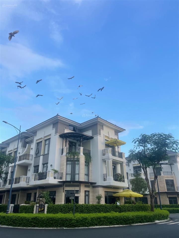 Verosa park khang điền 5x17 giá 15.5 tỷ , 6x17 giá 16.518.5 tỷ tuỳ trục, căn gốc 2530 tỷ .