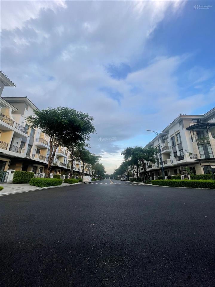 Verosa park khang điền 5x17 giá 15.5 tỷ , 6x17 giá 16.518.5 tỷ tuỳ trục, căn gốc 2530 tỷ .