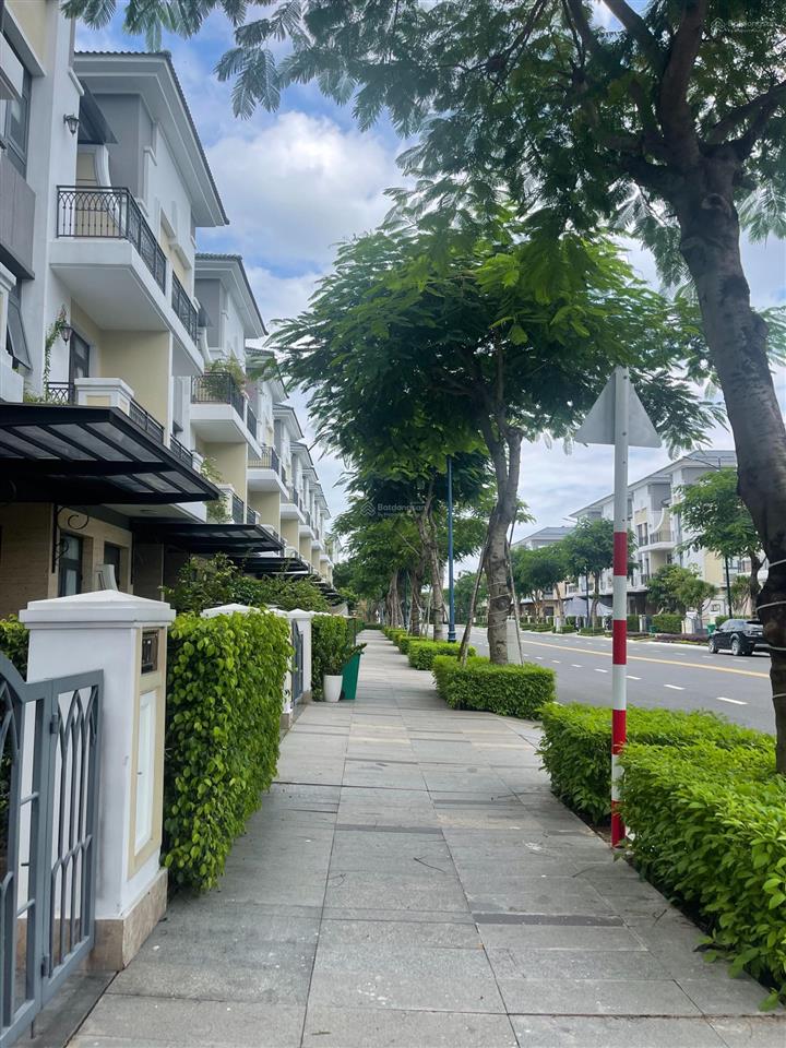 Verosa park khang điền 5x17 giá 15.5 tỷ , 6x17 giá 16.518.5 tỷ tuỳ trục, căn gốc 2530 tỷ .