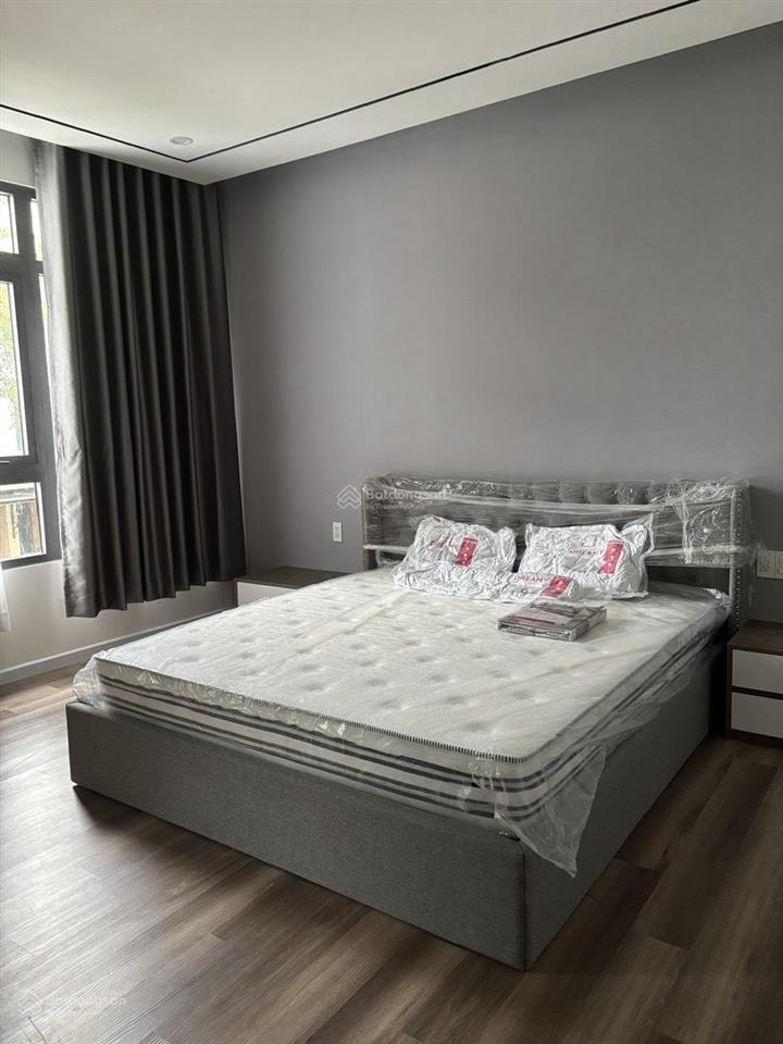 Cho thuê verosa park sân vườn 6x18 đầy đủ nội thất giá 30tr hd lâu dài