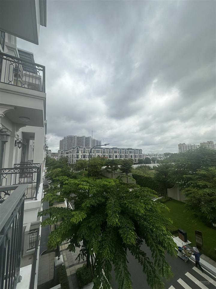 Bán gấp căn classia view công viên dt 5x19 giá 16.5 tỷ tk 3 tầng hàng hiếm ít ai bán