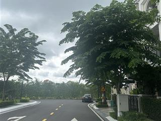 Bán gấp căn classia view công viên dt 5x19 giá 16.5 tỷ tk 3 tầng hàng hiếm ít ai bán