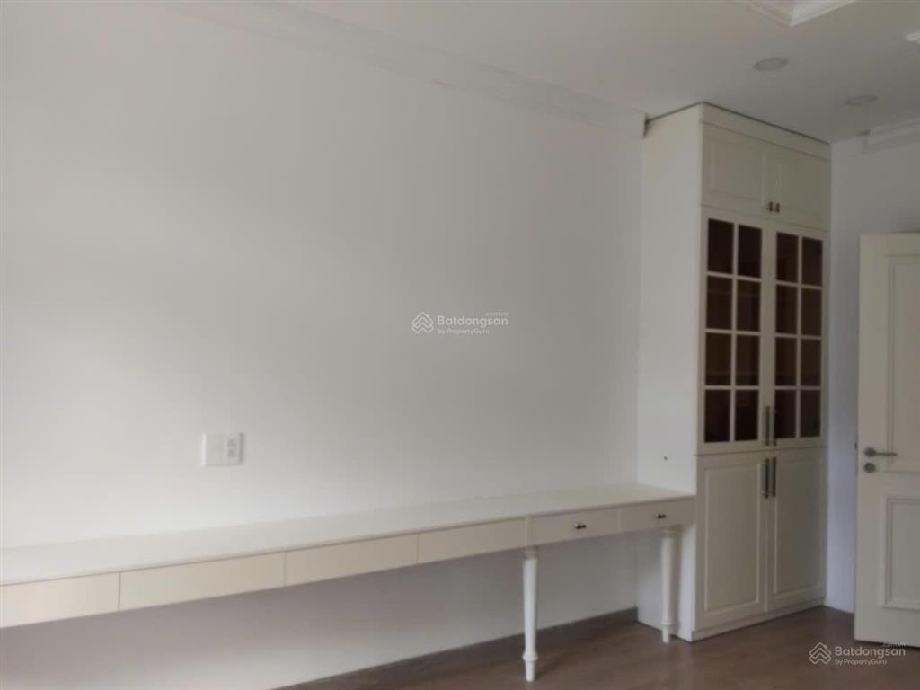 Cho thuê nhà verosa park khang điền, dt 5x20 trục đường to, giá 40tr hd lâu dài.