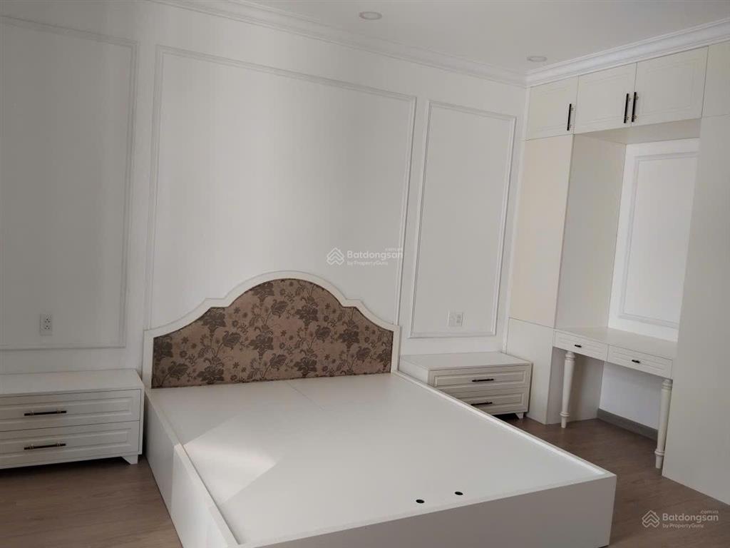 Cho thuê nhà verosa park khang điền, dt 5x20 trục đường to, giá 40tr hd lâu dài.