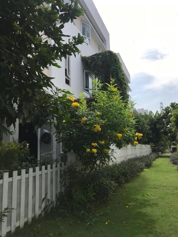 Bán bt song lập melosa dt 8x18m nhà full nthat giá 16,250 tỷ hàng hiếm thương lượng trực tiếp chủ.