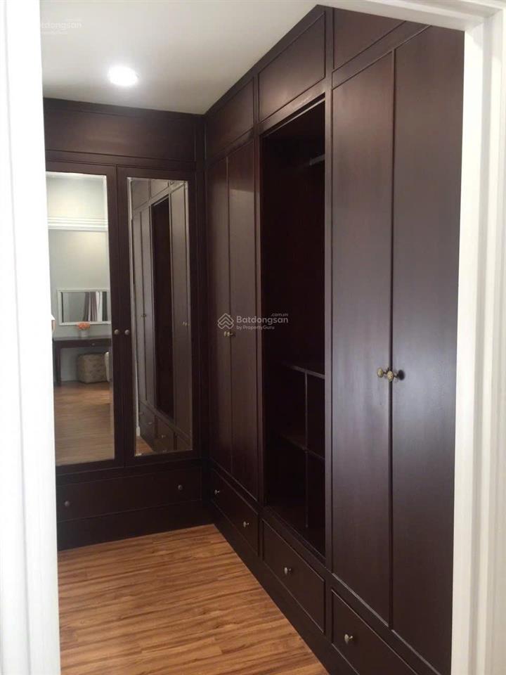Bán nhanh gấp căn melosa dt 6x18 full nội thất giá 11 tỷ nhà mới toanh.